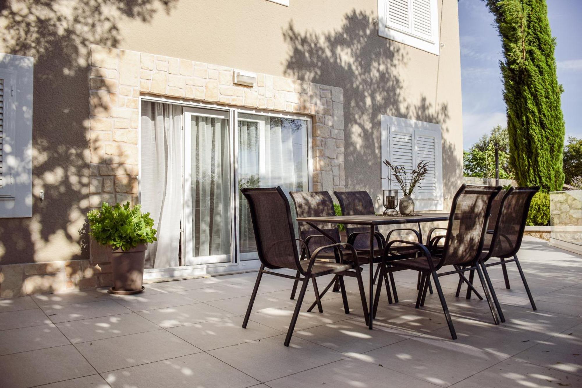 Apartments Petra Risika Exterior photo